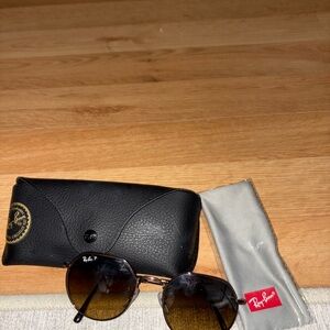 Ray-Ban Round Sunglasses with Brown Lenses